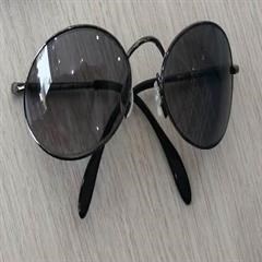 KATHARINE HAMNETT MOD.KH031 COL.2